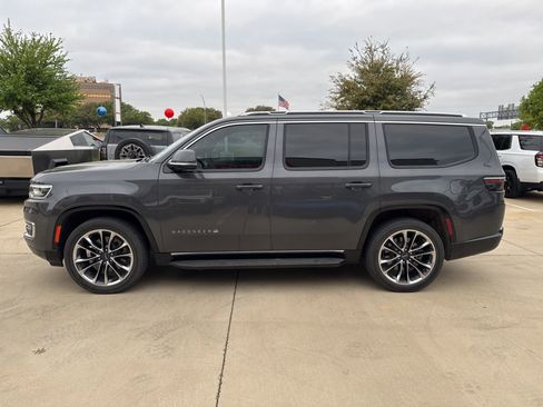 Used 2022 Jeep Wagoneer Series II w/ Premium Group I image 3