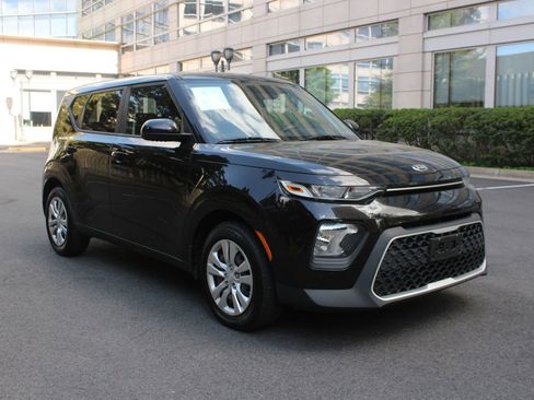 Used 2020 Kia Soul LX FWD image 1