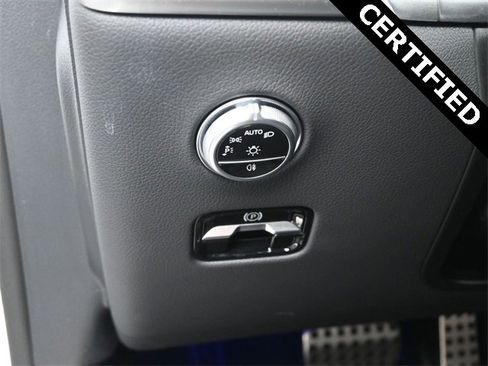 Used 2025 Mercedes-Benz GLC 350e 4MATIC image 20