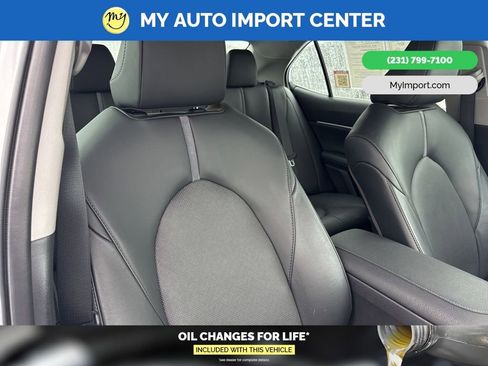 Used 2023 Toyota Camry XLE image 28