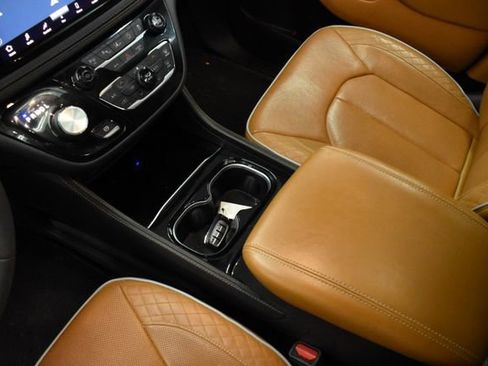 Used 2022 Chrysler Pacifica Pinnacle image 18