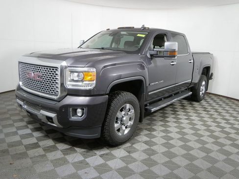 Used 2015 GMC Sierra 3500 Denali w/ Duramax Plus Package image 7