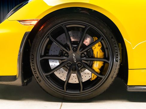 Used 2016 Porsche Cayman GT4 w/ Sport Chrono Package RWD image 4