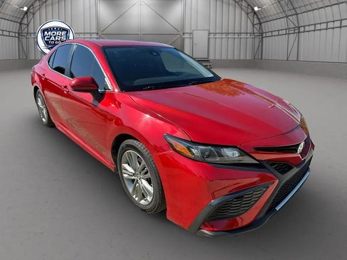 Used 2021 Toyota Camry SE image 8
