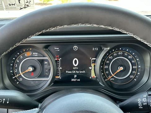 Used 2026 Jeep Wrangler Unlimited Rubicon AWD/4WD image 7