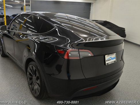 Used 2022 Tesla Model Y Performance AWD/4WD image 12