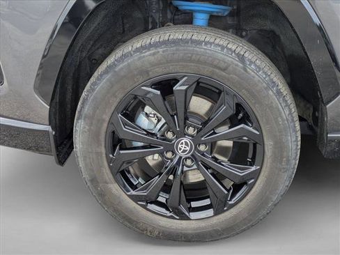 Used 2023 Toyota RAV4 SE image 20