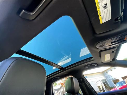 Used 2024 Porsche Cayenne image 34