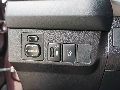 Used 2017 Toyota RAV4 LE image 22