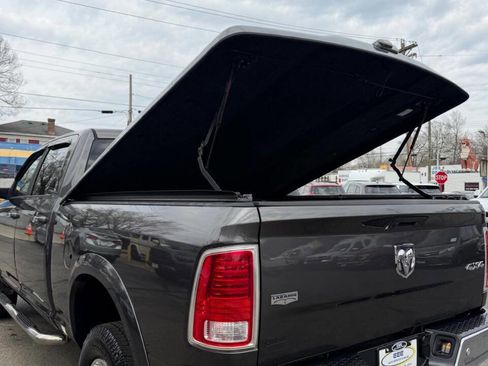 Used 2016 RAM 2500 Laramie image 13