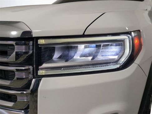 Used 2021 GMC Acadia SLT w/ Premium Package image 10