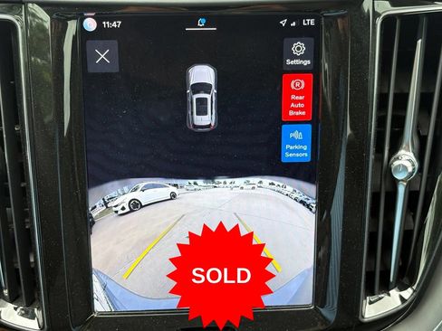 Certified 2025 Volvo XC60 B5 Core AWD/4WD image 23