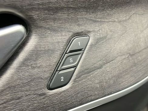 Used 2023 Jeep Grand Cherokee L Limited image 9