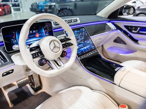 Used 2025 Mercedes-Benz S 63 AMG S image 16