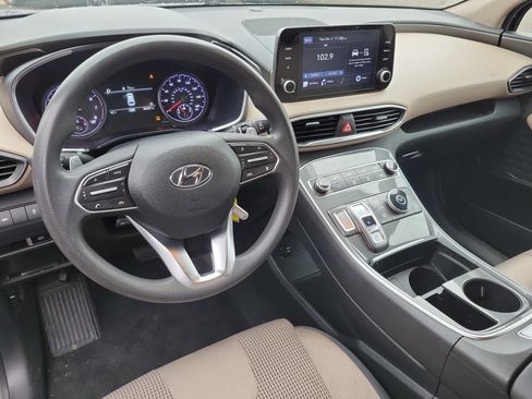 Used 2022 Hyundai Santa Fe SE image 2
