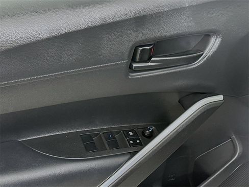 Used 2022 Toyota Corolla Cross LE image 21