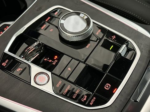 Used 2026 BMW X7 xDrive40i w/ Executive Package image 22