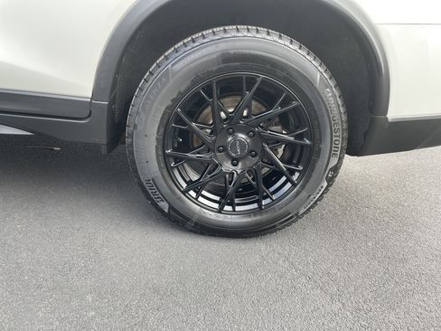 Used 2018 Nissan Rogue SV w/ Premium Package image 27