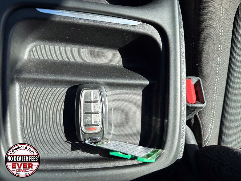Used 2024 Chrysler Pacifica Touring FWD image 32