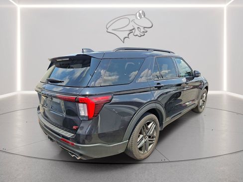 Used 2025 Ford Explorer ST AWD/4WD image 4