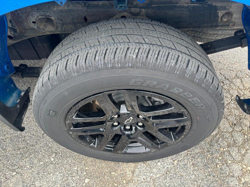 Used 2023 Chevrolet Silverado 1500 Custom AWD/4WD image 8