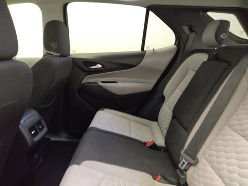 Used 2018 Chevrolet Equinox LT image 18