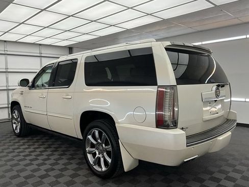 Used 2014 Cadillac Escalade ESV Premium image 22