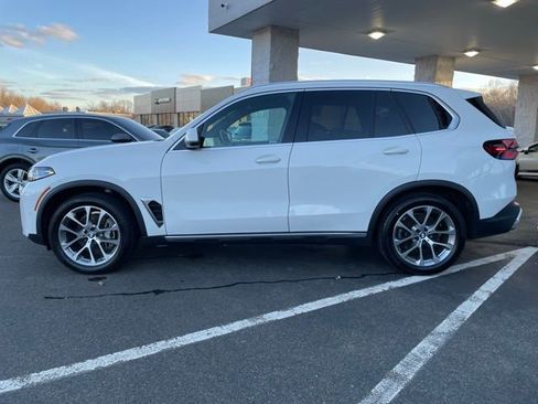 Used 2025 BMW X5 xDrive40i w/ Parking Assistance Package image 8