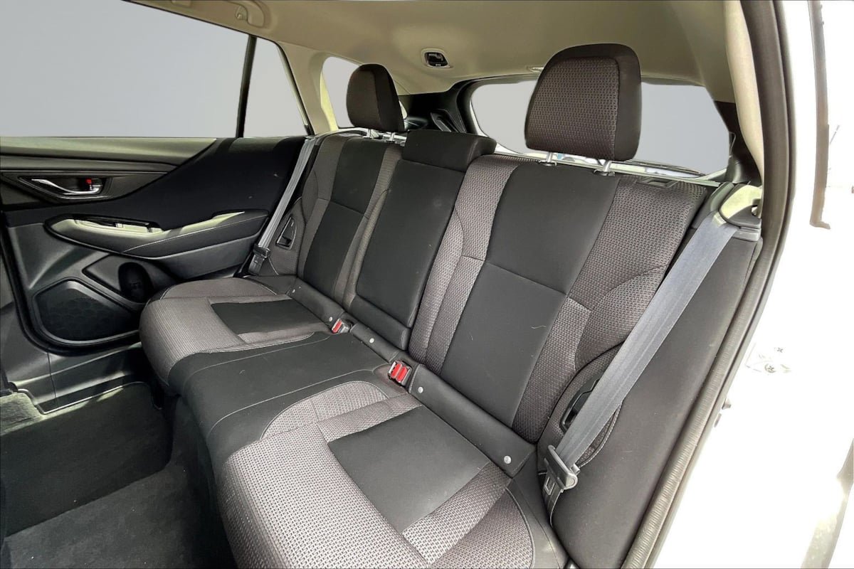 Used 2024 Subaru Outback Premium AWD/4WD image 26