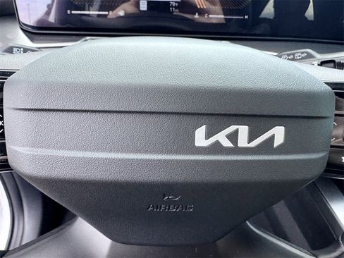 New 2026 Kia Sorento LX image 17