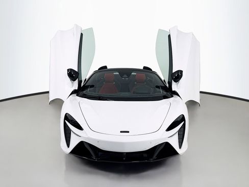 New 2026 McLaren Artura Spider RWD image 2
