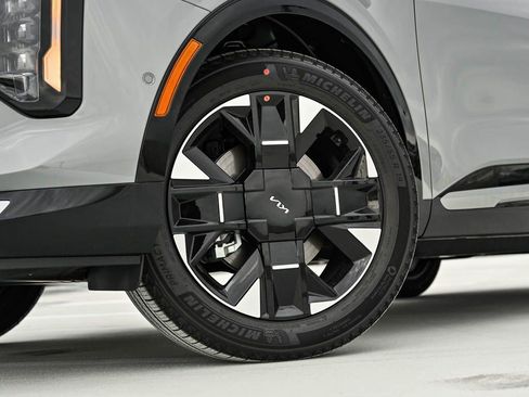 New 2026 Kia Sportage SX image 6