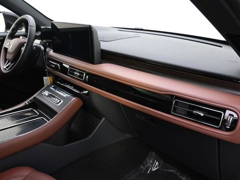 New 2026 Lincoln Aviator Reserve AWD/4WD image 15
