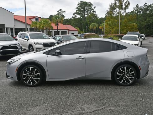 Used 2025 Toyota Prius Plug-In Hybrid FWD image 2