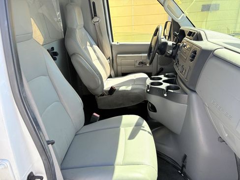 Used 2010 Ford E-250 and Econoline 250 RWD image 9