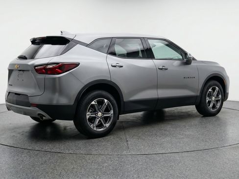 Used 2025 Chevrolet Blazer LT FWD image 9