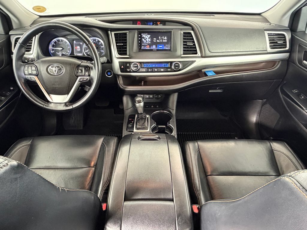 Used 2017 Toyota Highlander XLE AWD/4WD image 22