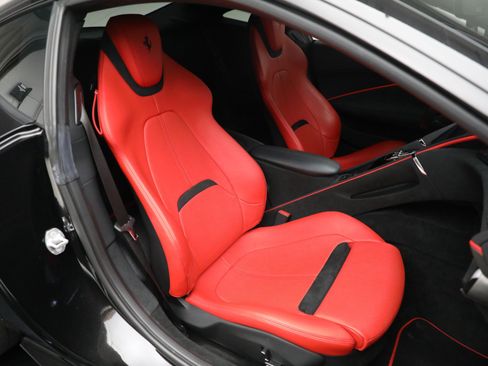 Certified 2022 Ferrari Roma RWD image 17