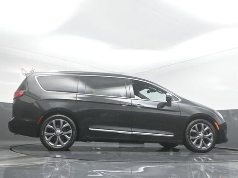 Used 2019 Chrysler Pacifica Limited w/ Advanced Safetytec Group image 51