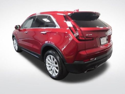 Used 2020 Cadillac XT4 Luxury w/ Cold Weather Package image 3