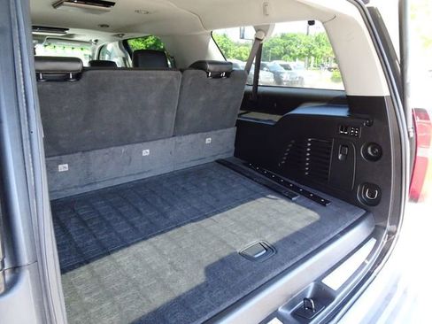 Used 2017 Chevrolet Suburban Premier AWD/4WD image 36