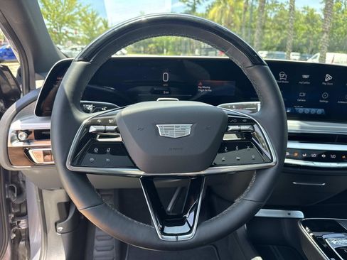 Used 2026 Cadillac Lyriq Luxury AWD/4WD image 15