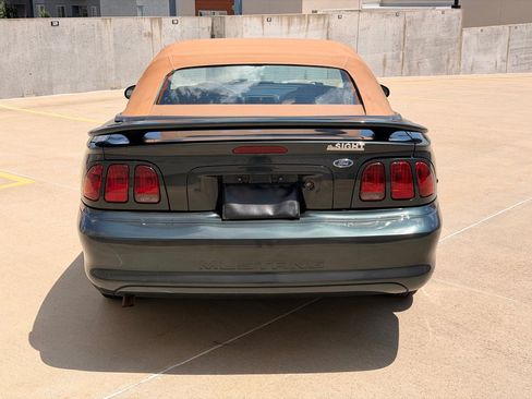Used 1998 Ford Mustang Convertible RWD image 4