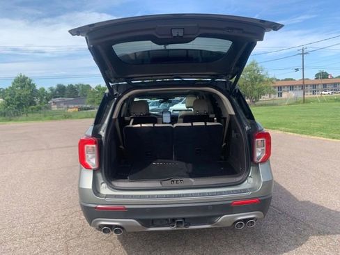 Used 2020 Ford Explorer Platinum w/ Premium Technology Package AWD/4WD image 29