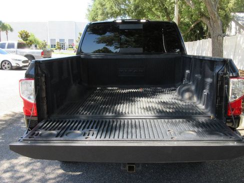 Used 2017 Nissan Titan SV RWD image 17