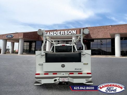 Used 2025 Ford F250 XL RWD image 3