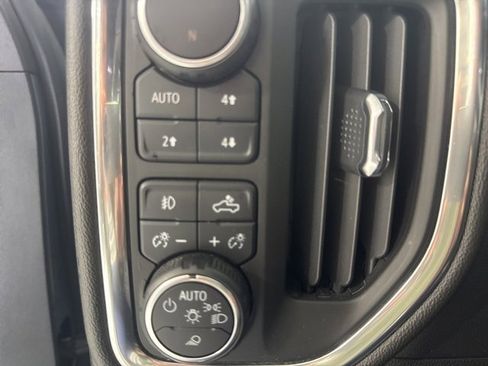 Used 2019 Chevrolet Silverado 1500 High Country image 18