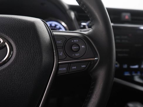 Used 2019 Toyota Camry XLE FWD image 24