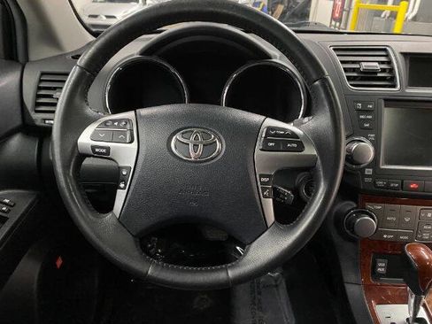 Used 2011 Toyota Highlander Limited AWD/4WD image 23