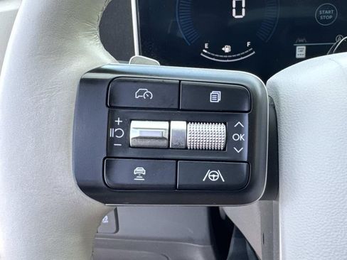 Certified 2025 Hyundai Santa Fe SEL image 8